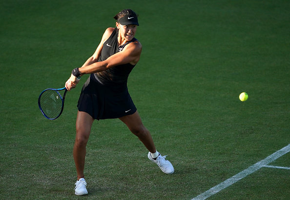 边后卫内收 边后卫内收